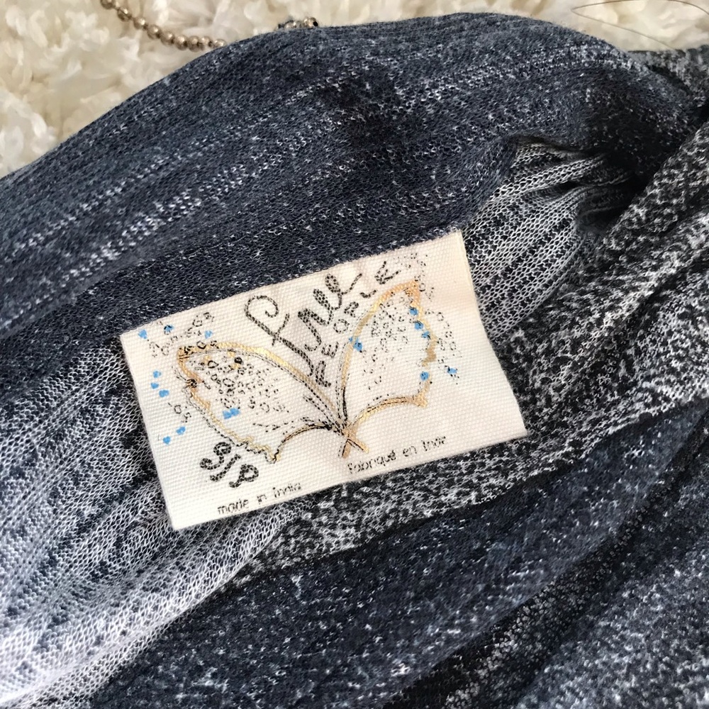 Free people kimono top, grey with beading at waist. Size small - Picture 7 of 10